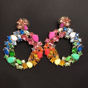 I am searching for these earrings to purchase, not selling them.